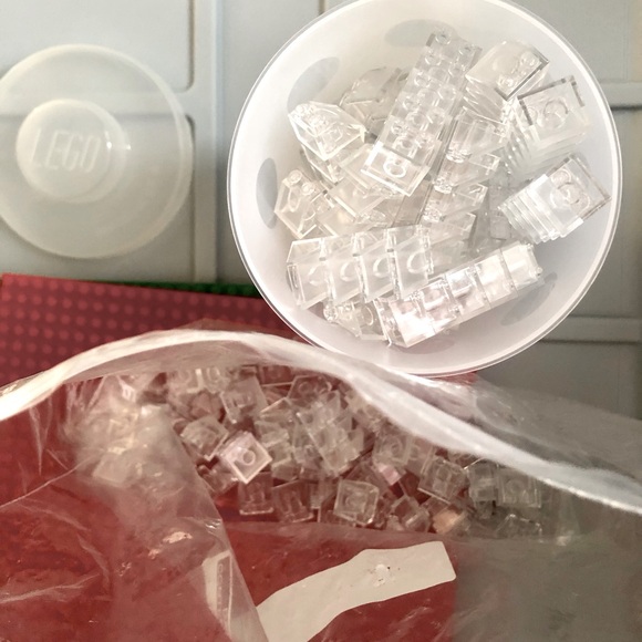 Lego slope 45, clear, 2 x 2, 300 pieces in original vintage Lego cylinder, clear - Picture 2 of 4